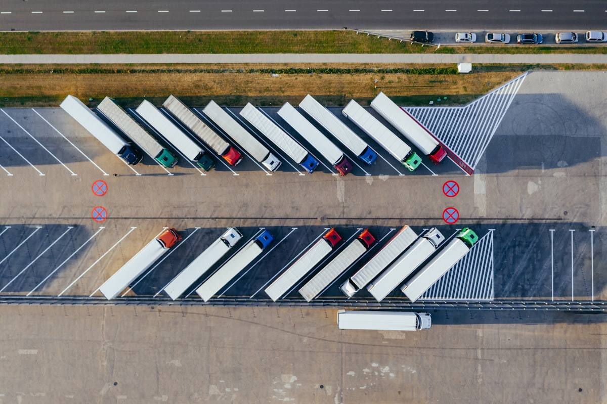 Entrepôt logistique en zone industrielle de Salé